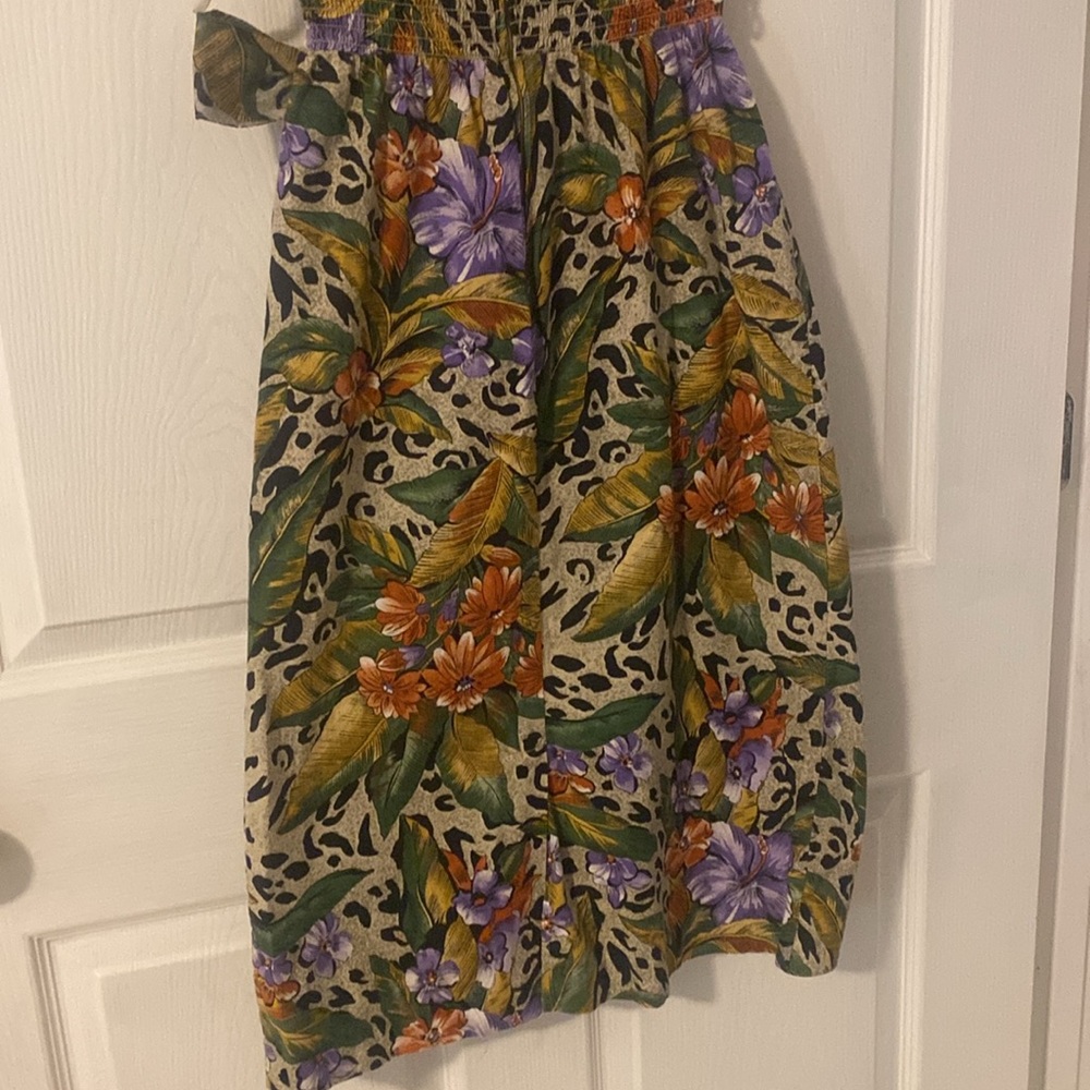 Tommy Bahama sleeveless dress w/side tie & slits in front and back.So flattering - Picture 6 of 10